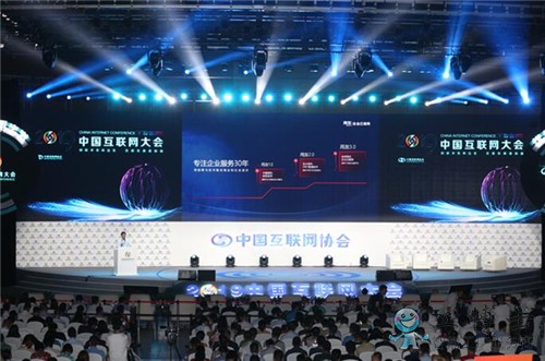 中(zhōng)国互联网大会展出智能量体裁衣、3D打印巧克力等人工智能设备 中国互联网大(dà)会展出智能(néng)量(liàng)体裁衣(yī)、3D打印巧克力等人工智能设备